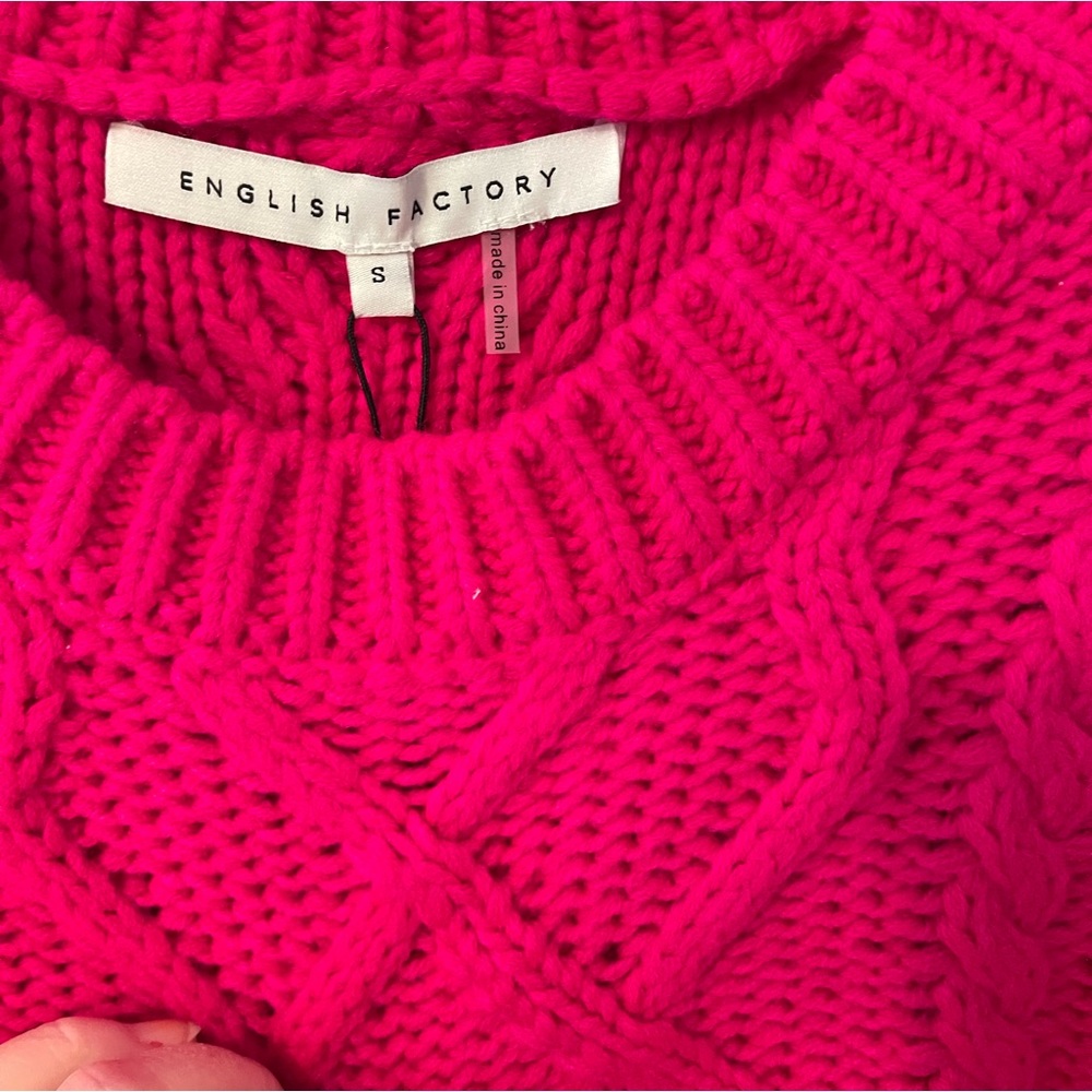 Ladies sweater. - Picture 2 of 5